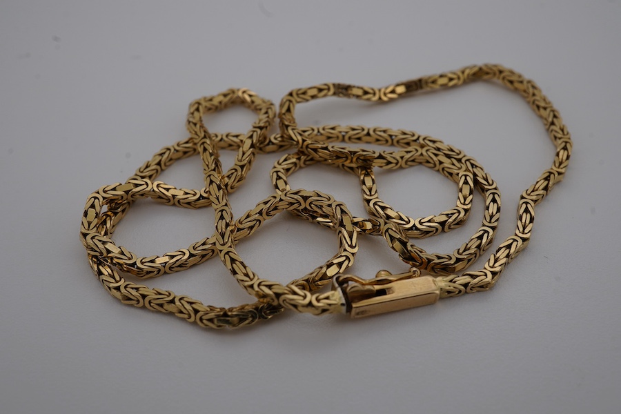A recent 18k box link chain, 38cm, 9.5 grams. Condition - good